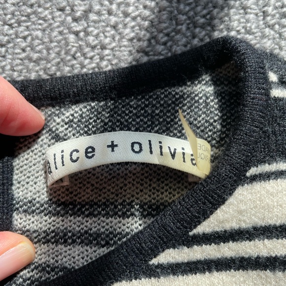 Alice and Olivia black and white knit dress. S/M - Picture 3 of 3